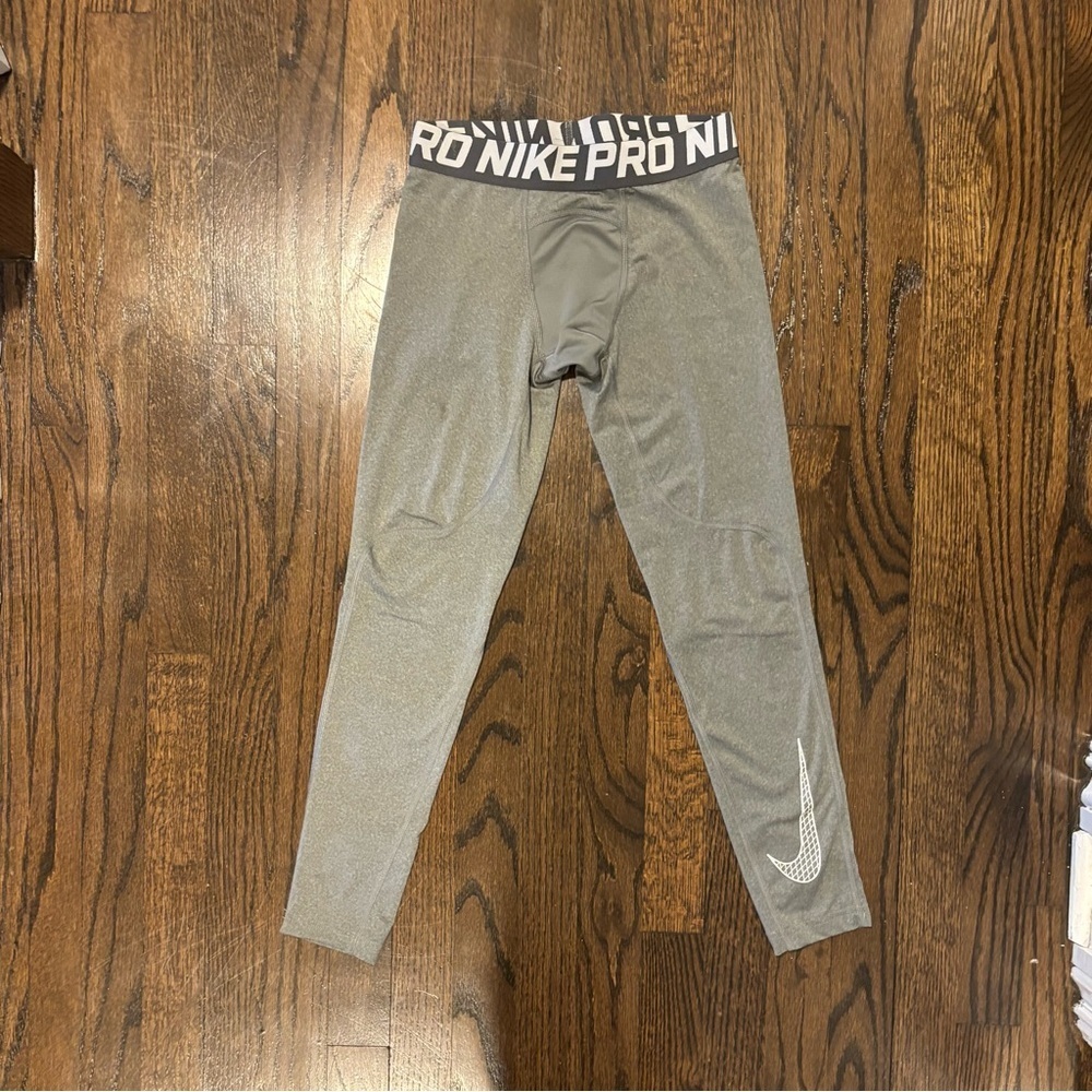 Nike Gray Leggings Athletic Fit - Picture 6 of 6